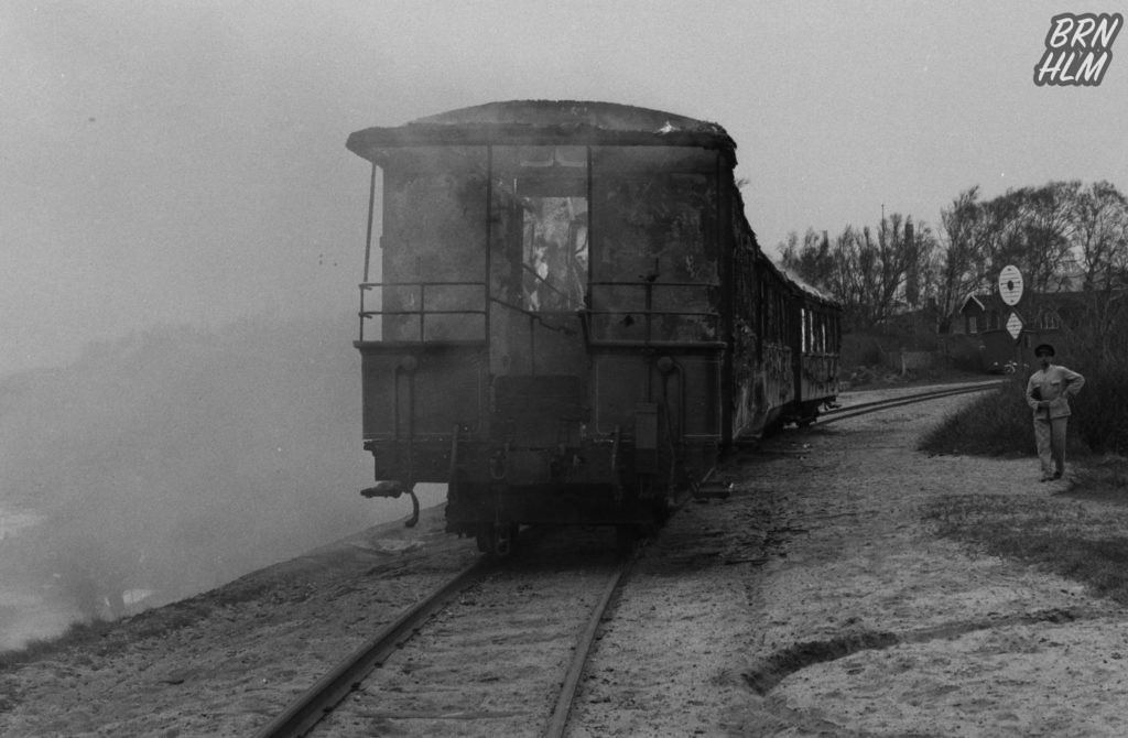 De Bornholmske Jernbaner afbrænder de gamle togvogne - Maj 1969