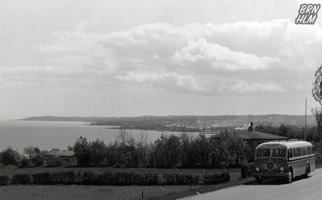 DBJ rutebil 15 ved Sandkås - 1950'erne